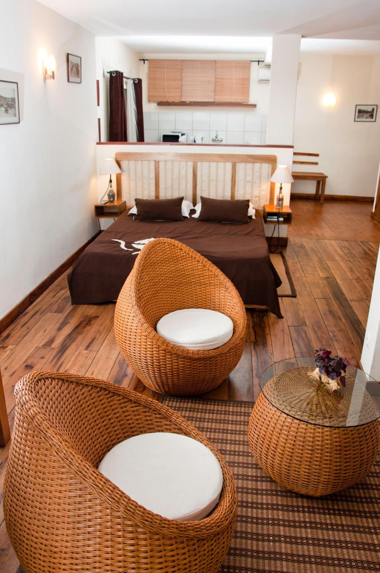 Hotel Restaurant Le Combava Antananarivo Exterior foto